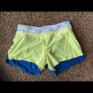 Lululemon groovy run short